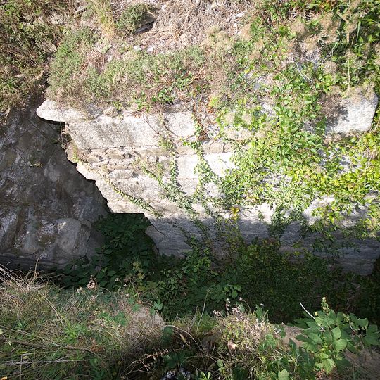 Ruderi del castello medievale a Pontegana