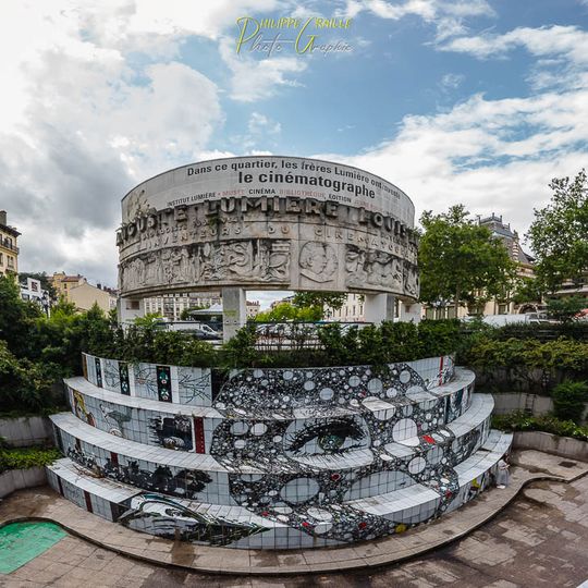 Monument to the Lumière brothers