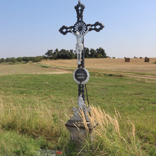 Kříž na rozcestí u Zárubic