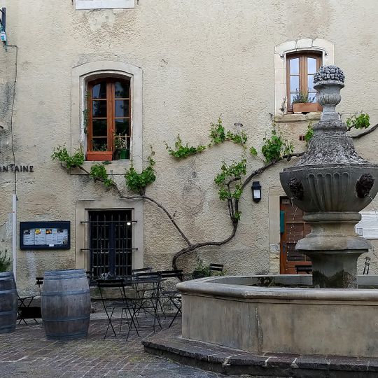 Fontaine Place de la Fontaine de Venasque