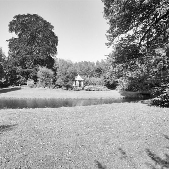 Middenhoek: Historische tuin- en parkaanleg