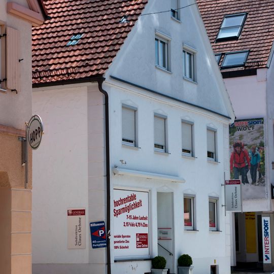 Wohn- und Geschäftshaus