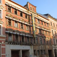 Mietshaus in geschlossener Bebauung (der rückwärtig anschließende Kinobau vor 2009 abgebrochen) Hainstraße 36