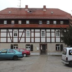 Wohnhaus und zwei Seitengebäude Ullersdorfer Hauptstraße 20 (ehemals Hauptstraße 20)