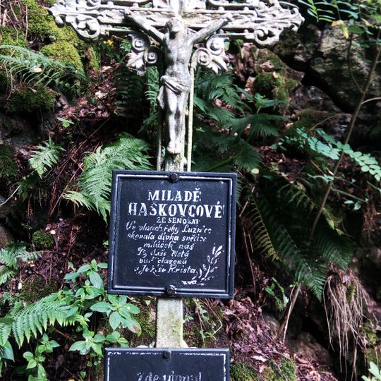 Wayside cross