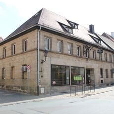 Friedrich-Ebert-Straße 4, 6