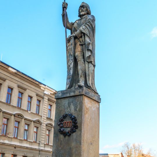 Socha Svatého Václava před budovou děkanství v Chocni