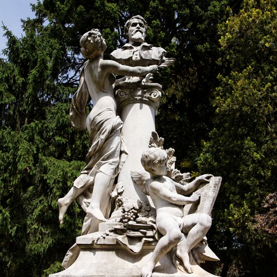Statue de Pierre Joigneaux