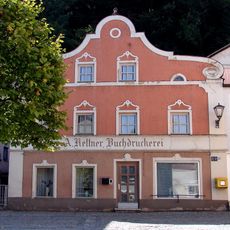 Wohn- und Geschäftshaus