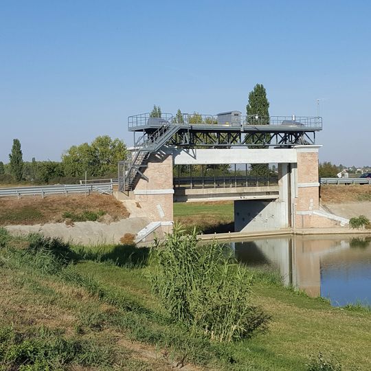 Guazzaloca sluice gate on the High Water Collector Channel