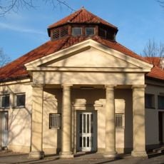 Öffentliche Bedürfnisanstalt am Bavariaring