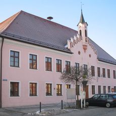 Ehemals Schulhaus, jetzt Rathaus