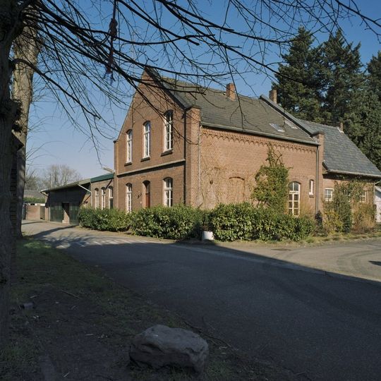Heilig Hartklooster: former carpentry workshop with house