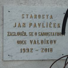 Pamětní deska starosty Jana Pavlíčka ve Valdíkově