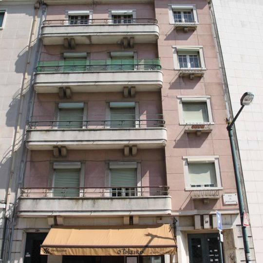 Edifício na Rua de Entrecampos, n.º 30