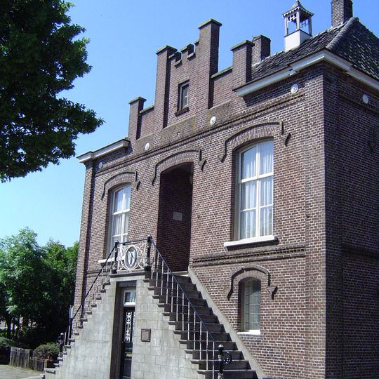 Raadhuis; tegenwoordig woonhuis