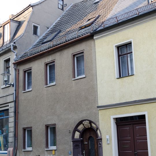 Wohnhaus in geschlossener Bebauung Altenburger Straße 3