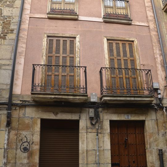 Kale Zaharra 18 etxea