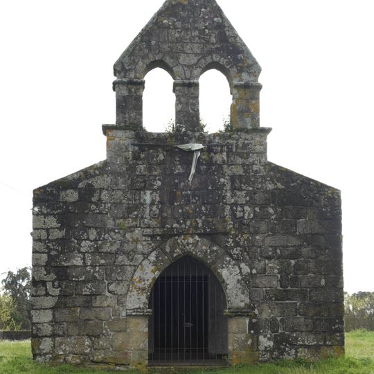 Fachada da Igreja Velha de Santa Maria de Canas de Sabugosa