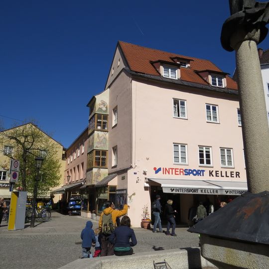 Wohn- und Geschäftshaus