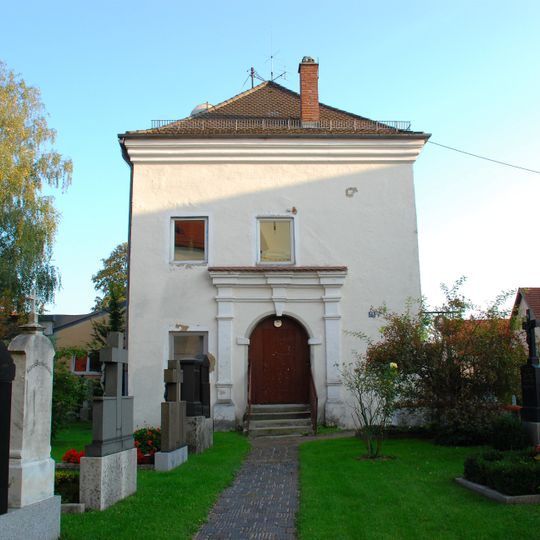 Ehemalige Leonhardskapelle und Mesnerhaus, jetzt profaniert