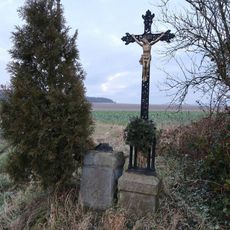 Podstavec pod kříž v Drozdově u silnice na Točník