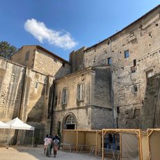 La cour de l'archevêché