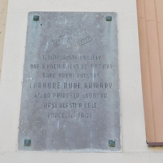 Pamětní deska příjezdu prvního tanku Rudé armády do Třebíče