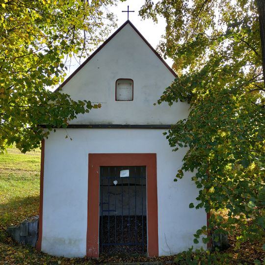 Kaple jihovýchodně od Obory