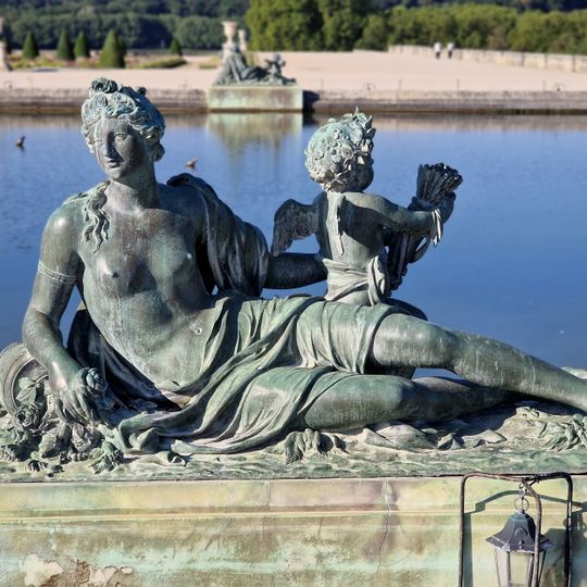 Nymphe et Amour tenant un carquois