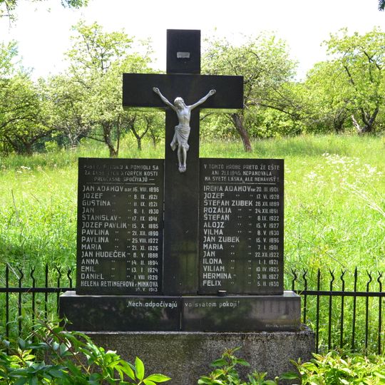 Hrob 28 obetí z Kľaku