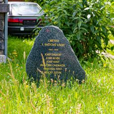 Pomník padlým v 1. světové válce v Blížňovicích u kostela svatého Vojtěcha