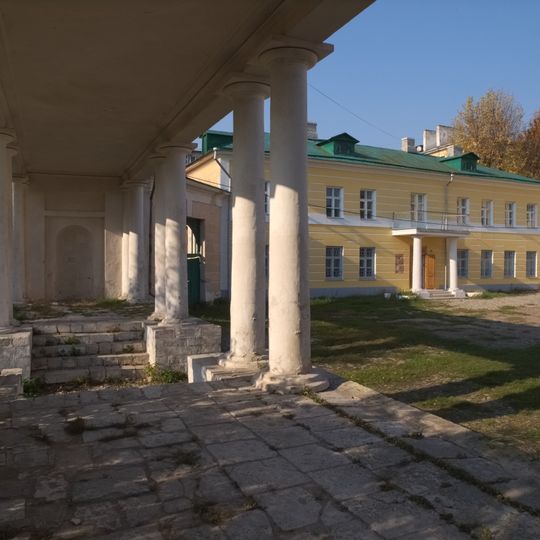 Флигель западный