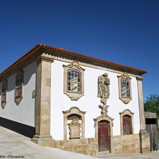 Solar do Paço Episcopal do Largo da Igreja de Trevões