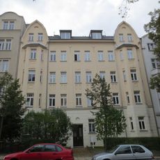 Mietshaus in geschlossener Bebauung Hübschmannstraße 15