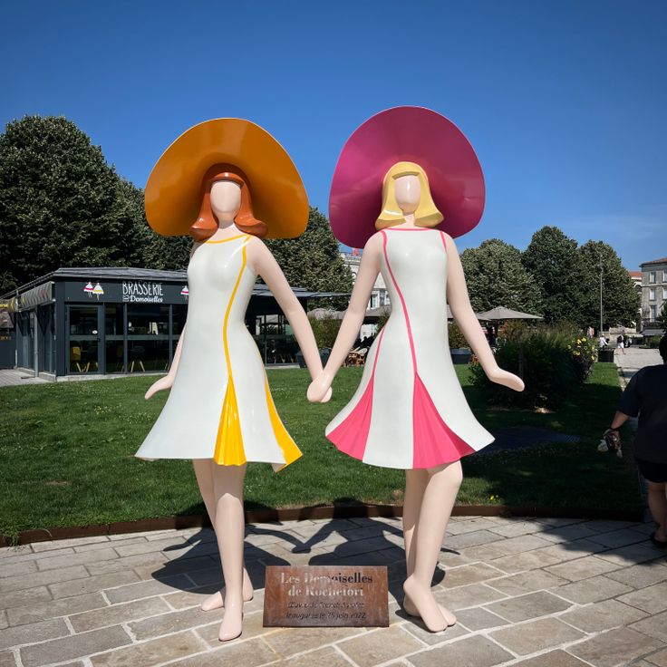 Les Demoiselles de Rochefort - Delphine et Solange Garnier