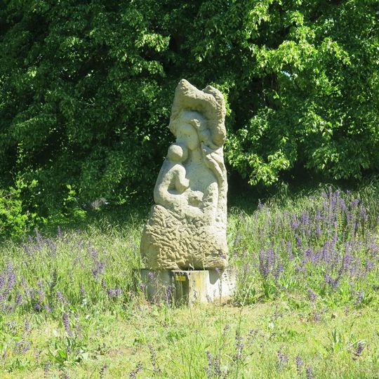 Kamenná Plastika Vintířovská Madona u kaple na Vintířovském vrchu