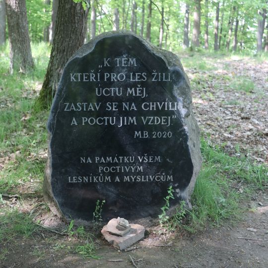 Pomník lesníkům u Glorietu