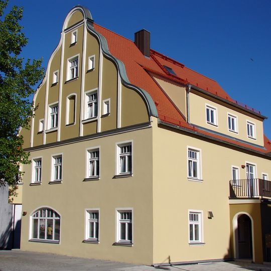 Wohn- und Geschäftshaus