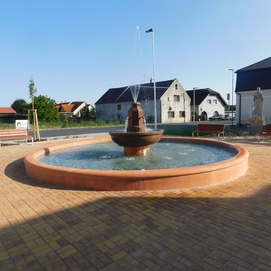 Fontána ve Velké Hleďsebe