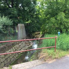 Most přes odpad rybníka ve Sluhách