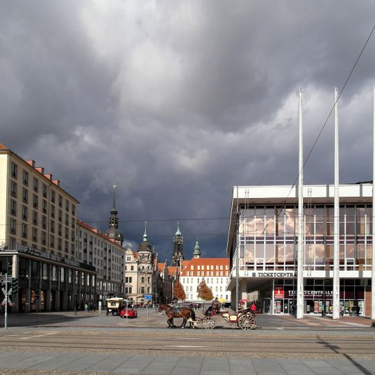 Fahnenmasten am Kulturpalast, Dresden