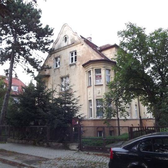 Willa przy ul. Chełmońskiego 23 we Wrocławiu