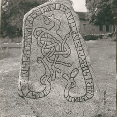 Uppland Runic Inscription 734