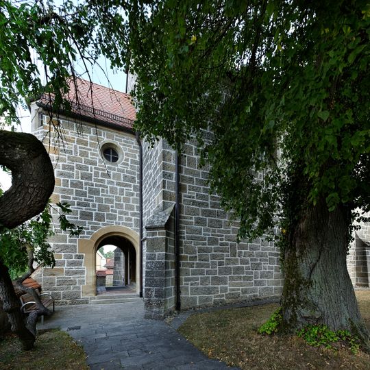 1 Linde an der Kirche in Gaggstatt