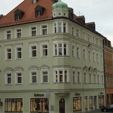 Wohn- und Geschäftshaus, ehemaliger Domkanonikerhof