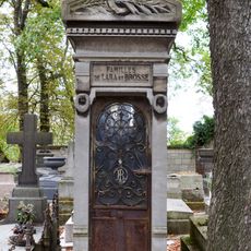 Grave of Lara-Brosse