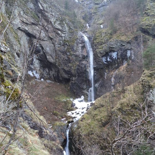 Ovcharchenski Waterfall