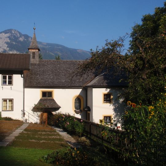 Wallfahrtskirche Mariahilf/ Kapelle Maria im Grünwald mit Mesnerhaus