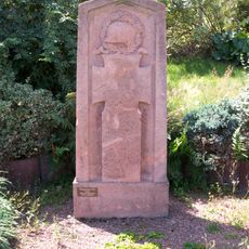 Denkmal für die Gefallenen des 1. Weltkrieges Schönberger Straße 26a (gegenüber)